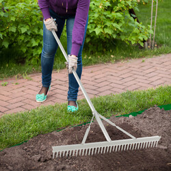 Hållbar aluminiumräfsa med 91 cm brett huvud för trädgårdsarbete och landskapsutformning
