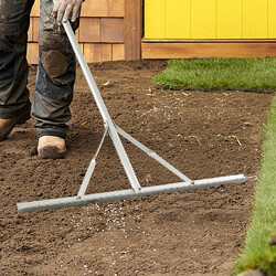 Hållbar aluminiumräfsa med 91 cm brett huvud för trädgårdsarbete och landskapsutformning