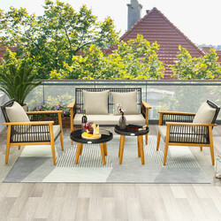 Elegant och hållbar utemöbelgrupp i rotting med bekväma dynor och två sidobord