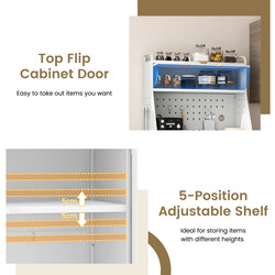 Vitt köksskåp med justerbar hylla och krokvägg för praktisk förvaring