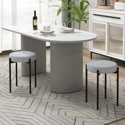 Ljusgråa stapelbara köksstolar 4-pack med metallben och bekväm klädsel