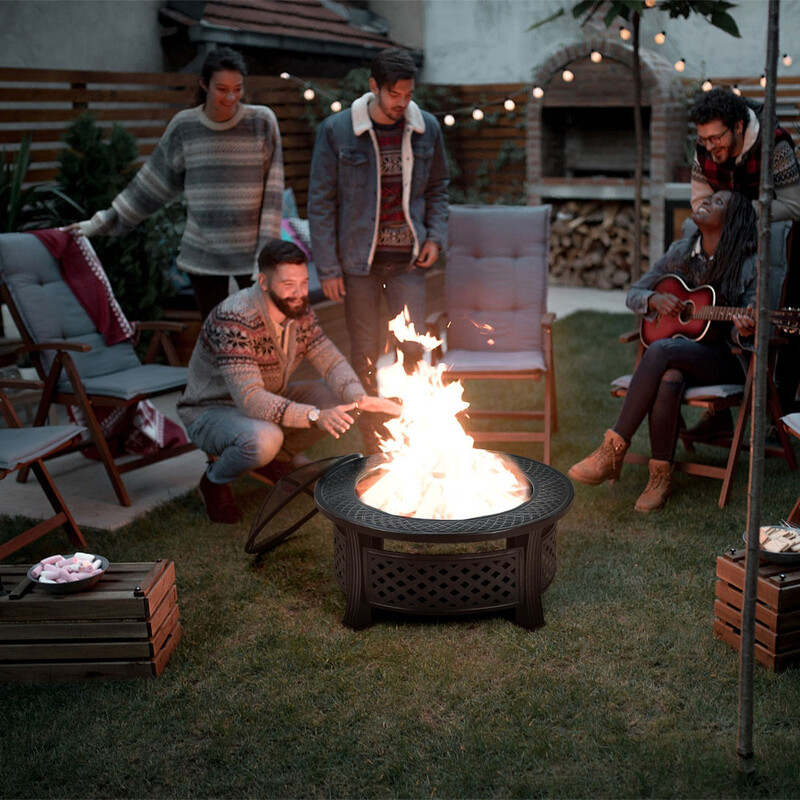 Eldstad 81 cm med grillgaller, gnistskydd och poker i svart stål för utomhusbruk