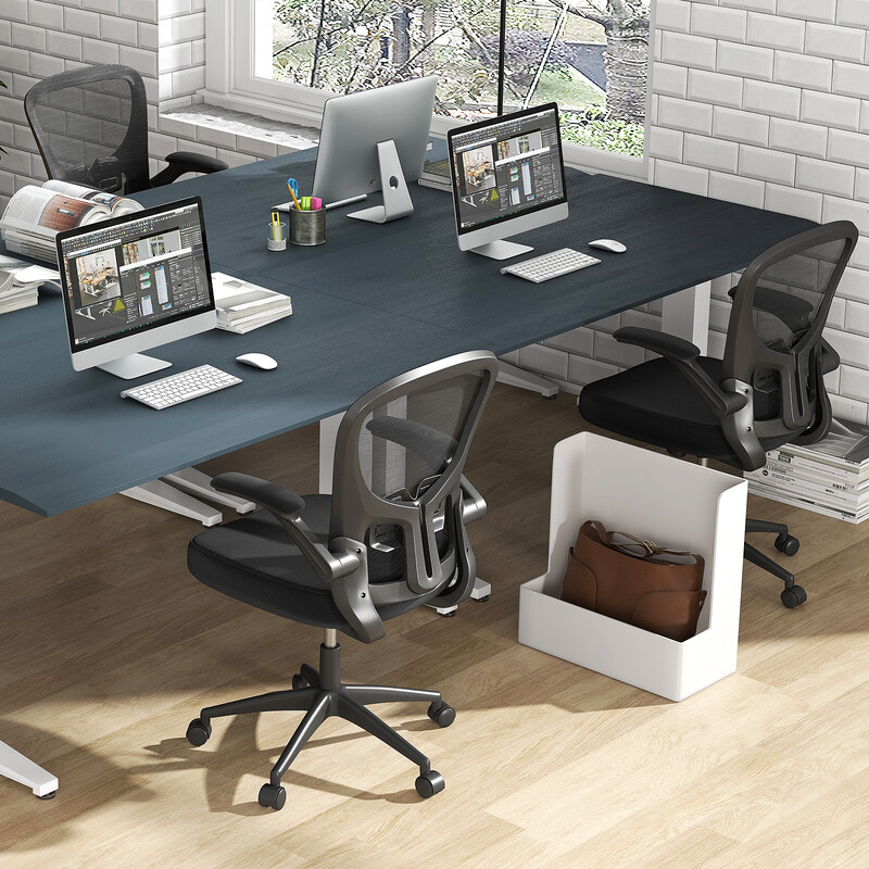 Ergonomisk kontorsstol med justerbart svankstöd och uppfällbara armstöd för optimal komfort