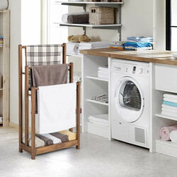 Fristående handdukshållare i trä med tre nivåer och förvaringshylla brun