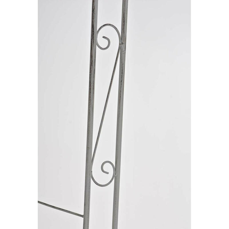 Elegant rosenbåge i pulverlackerat järn för klätterväxter