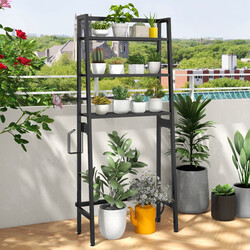 Fristående toalettförvaringshylla i svart metall med justerbara hyllor och extra förvaringskrokar