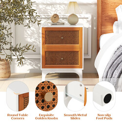 Sängbord i rotting med två lådor och massiva träben, vit och brun