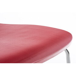 Ergonomisk stapelbar besöksstol i trä och metall