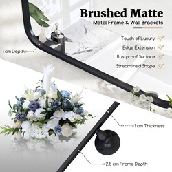 Svart väggspegel med justerbar lutning och metallram för badrum 76,5 x 56 cm