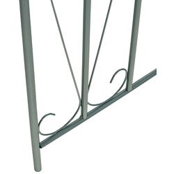 Elegant rosenbåge i hållbar metall för klätterväxter