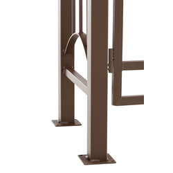 Elegant rosenbåge med grind i hållbart järn för trädgård