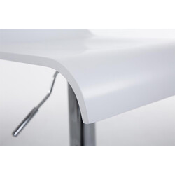 Elegant justerbar barstol i trä med kromad stomme