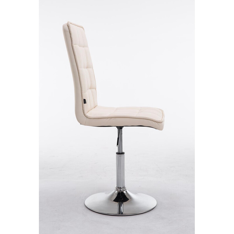 Bekväm och justerbar matstol med stilrent quiltat överdrag