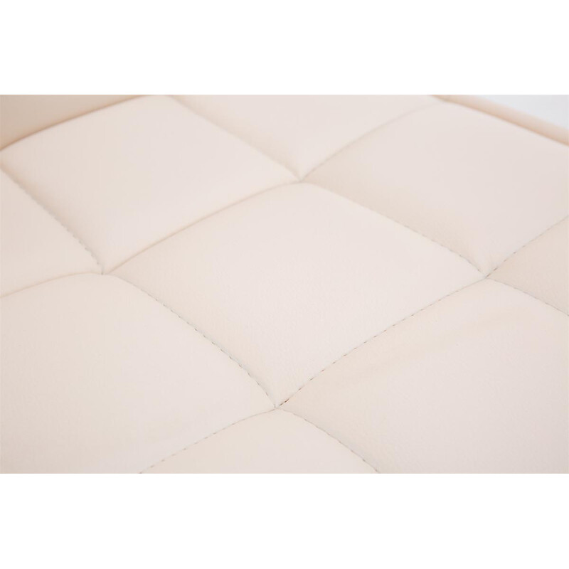 Bekväm och justerbar matstol med stilrent quiltat överdrag