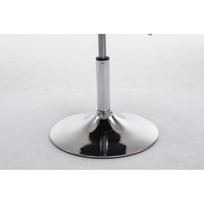 Bekväm och justerbar matstol med stilrent quiltat överdrag