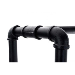 Elegant vedställning med hjul och robust metallram