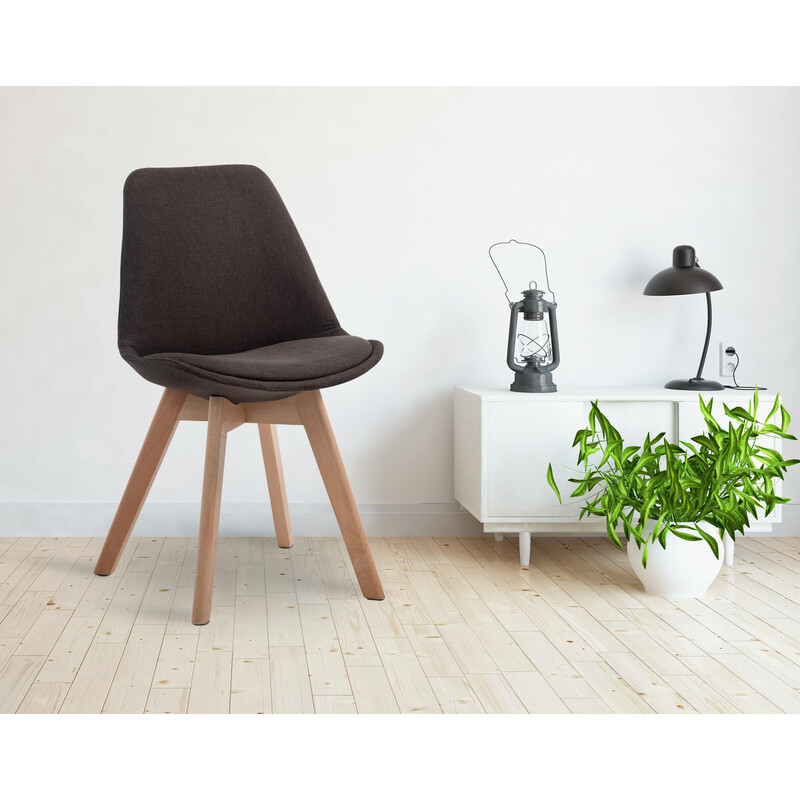 Elegant matstol med vadderad sits och bokträstomme