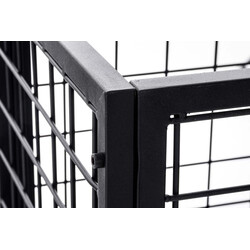 Robust vedställ i svart metall med extra hylla