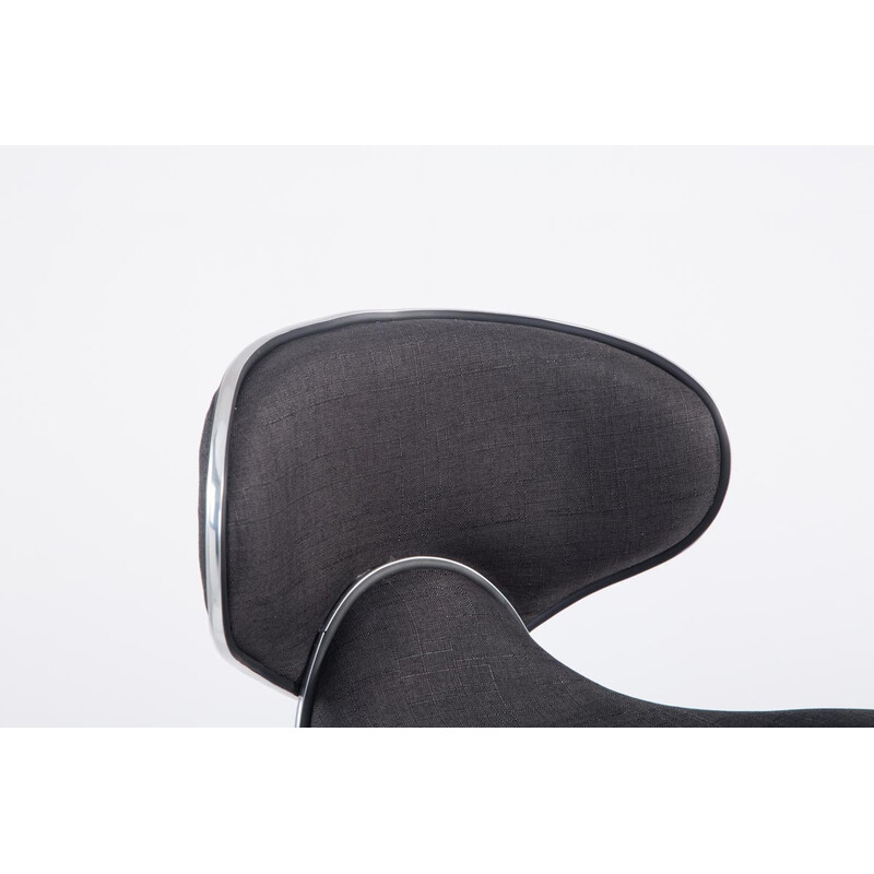 Elegant barstol med justerbar höjd och modern design