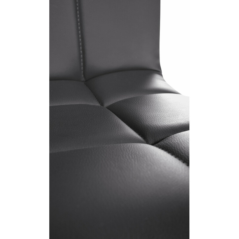 Elegant och bekväm fåtölj i konstläder för moderna hem