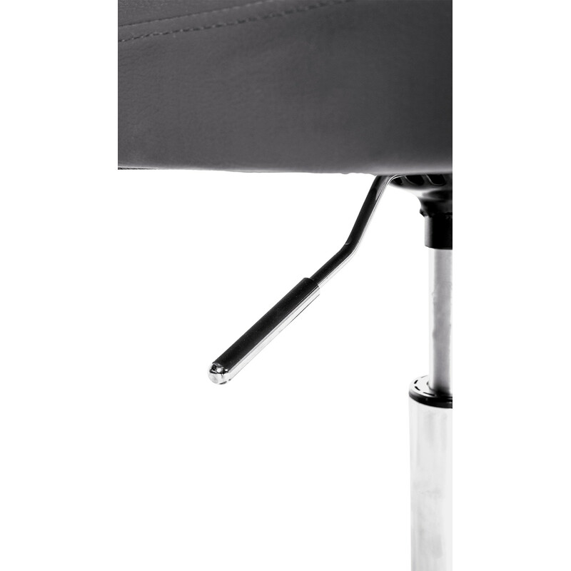 Elegant och bekväm fåtölj i konstläder för moderna hem