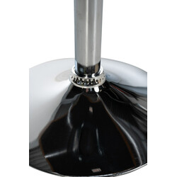 Elegant och bekväm fåtölj i konstläder för moderna hem