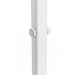 Elegant halvpaviljong med bänk för romantisk trädgårdsmiljö